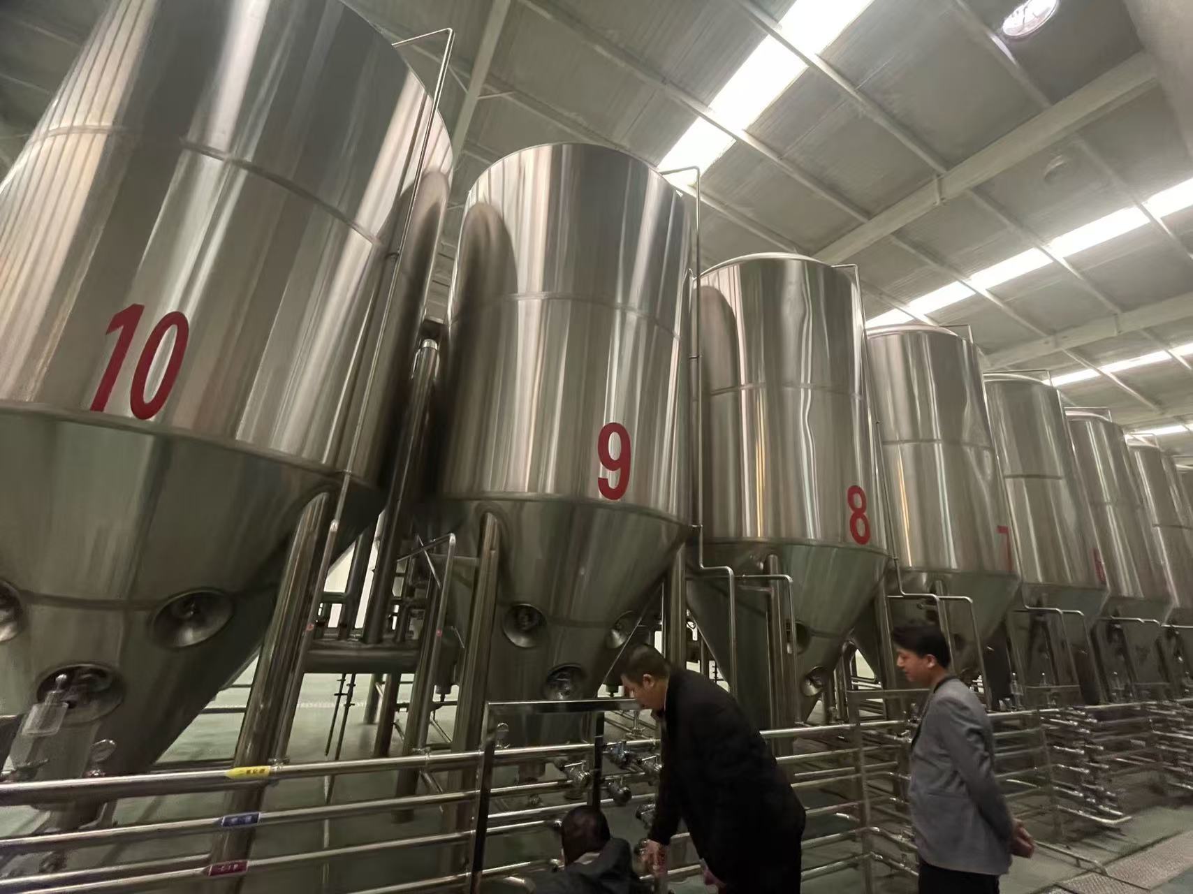 大兴精酿啤酒设备厂—平面布置、设备设计、制造、调试、培训等一条龙服务